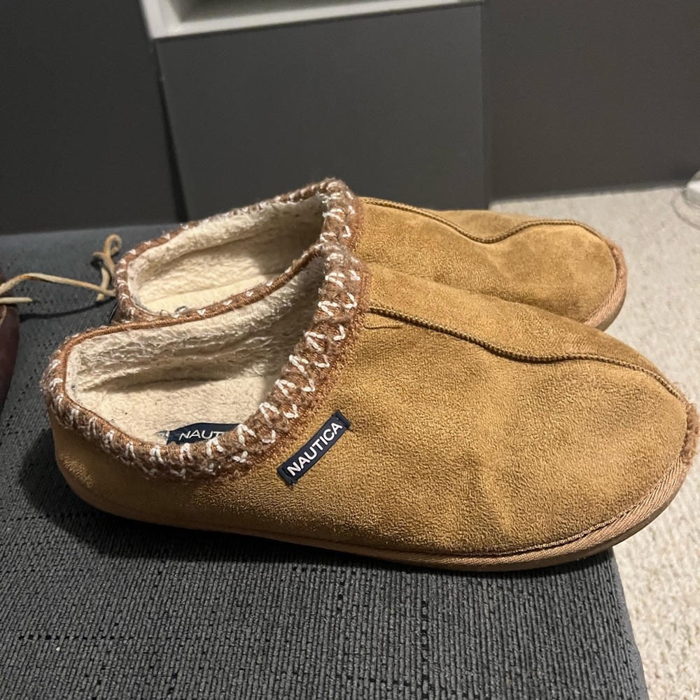 Nautica slippers Sz 11